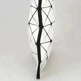 Picture of Issey Miyake Handbags _SKUfw69850282fw